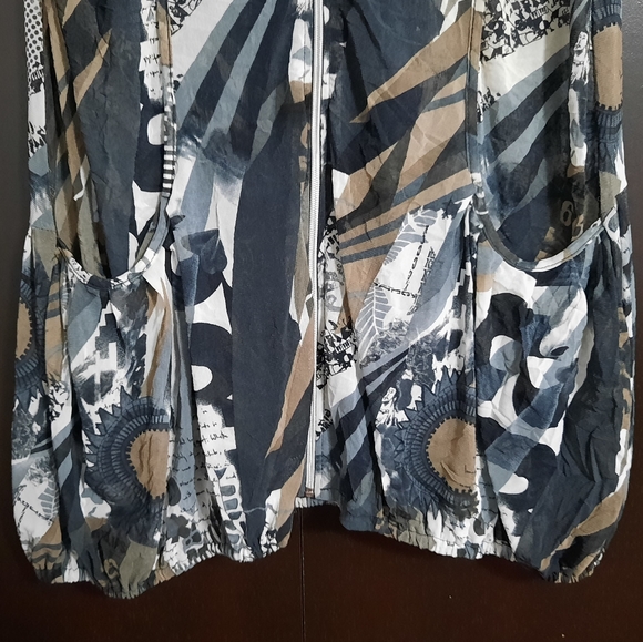Color Story Abstract Sheer Tunic Vest - Picture 4 of 10